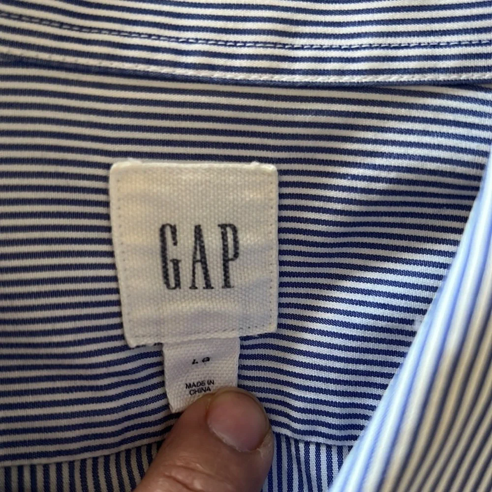 Gap - Picture 1 of 2